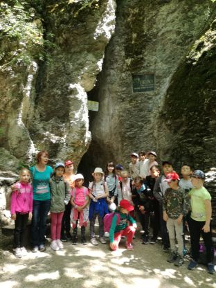 Výlet Červený kaneň a jaskyňa Driny