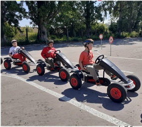 Tretiaci na dopravnom ihrisku